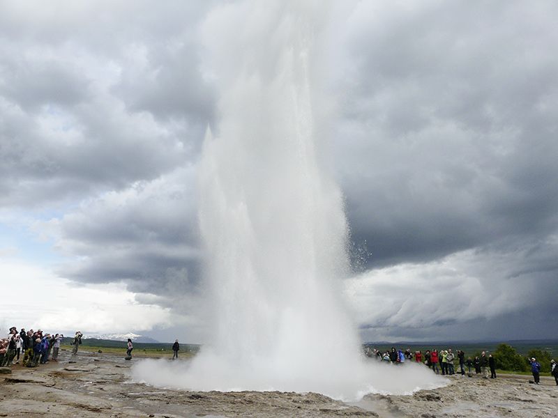 2018 6000 6001 Geysir 2