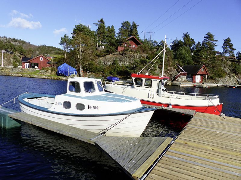 Angelreisen Norwegen Boote 40071-40075 Røsstad Hytter Dieselboot 23 Fuss 25 PS Vorn