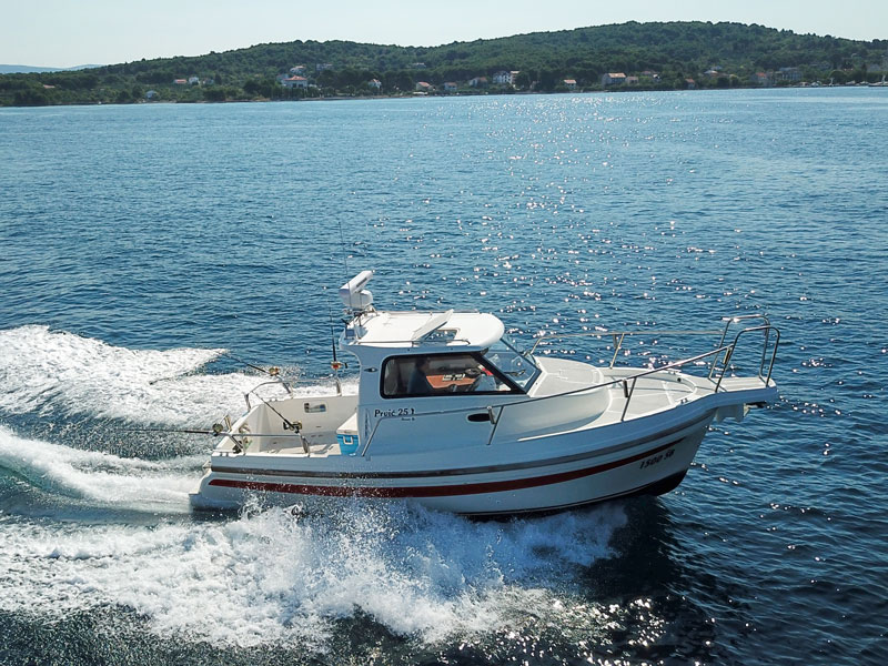 Angelreisen Kroatien 1501 Pakostane Boot in Fahrt für Reisenummer 1502