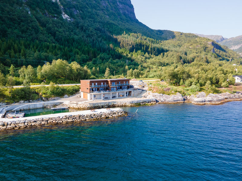 Angelreisen Norwegen 41395-41399 Sognefjord Panorama Ansicht mit Hafen