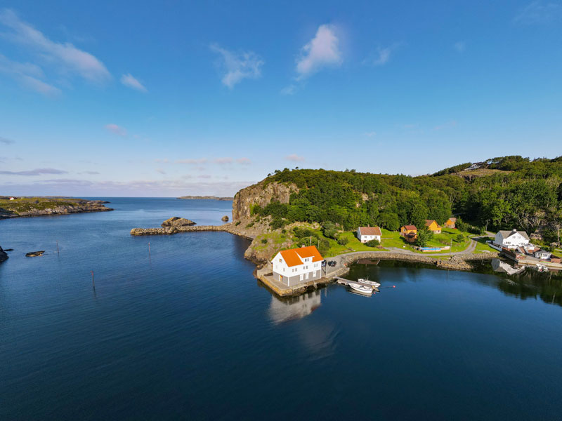 Norwegen | Bømlo | Bucht mit Ferienhaus