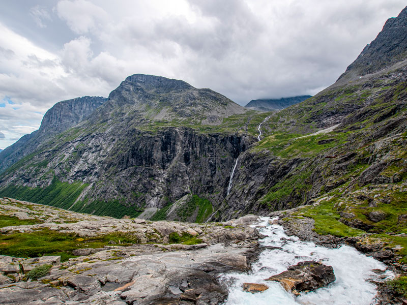 Norwegen | Møre og Romsdal | Bach am Trollstigen