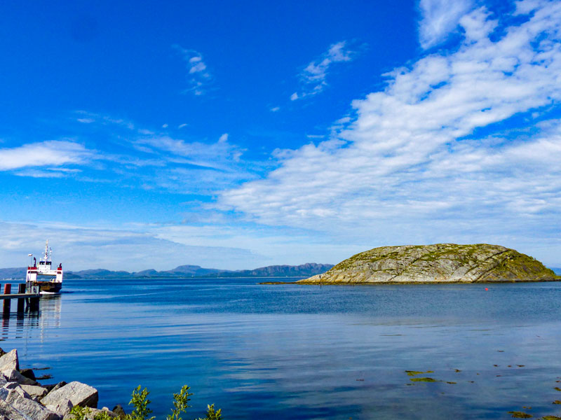 Norwegen | Trøndelag | Inlandsfähre und Insel