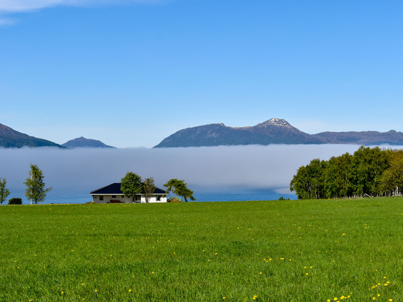 Norwegen | Rund um den Romsdalfjord | Nebel über dem Fjord