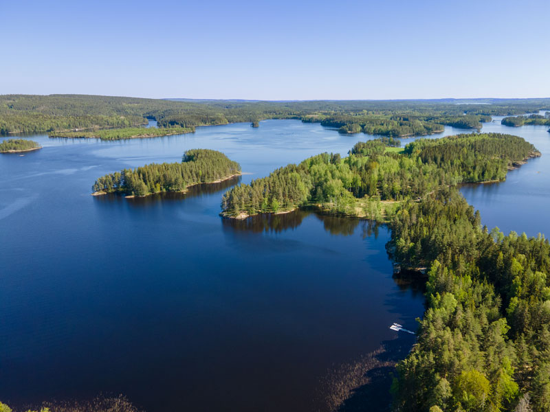 Schweden | Drohenbild großer See