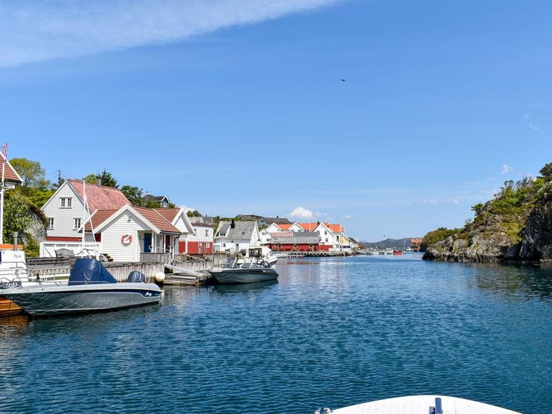 Norwegen | Bømlo | Häuser am Wasser