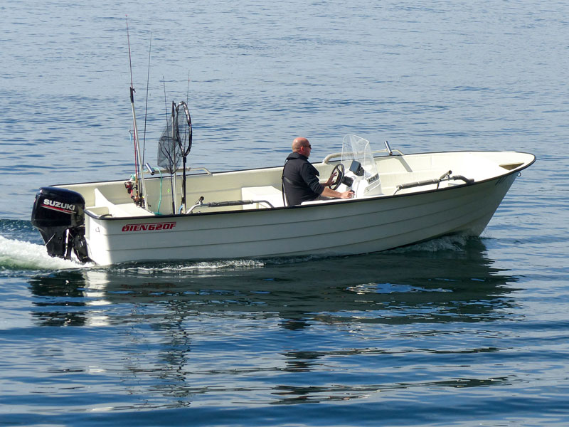 Angelreisen Norwegen 41321-41329 Rorbu Kvalheim Boot 20 Fuß, 60 PS, 4 Takt Mit Echolot Und Kartenplotter Øien 620 F