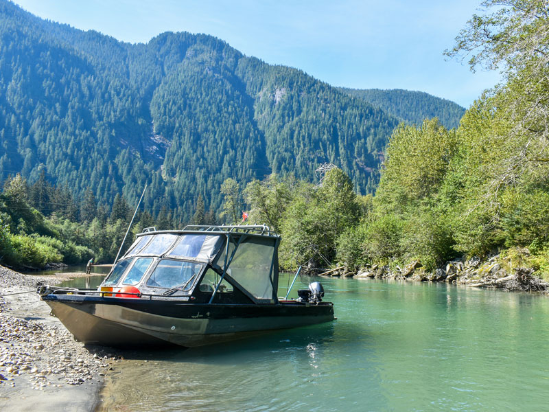Angelreisen Kanada Kitimat Jetboot am Fluss